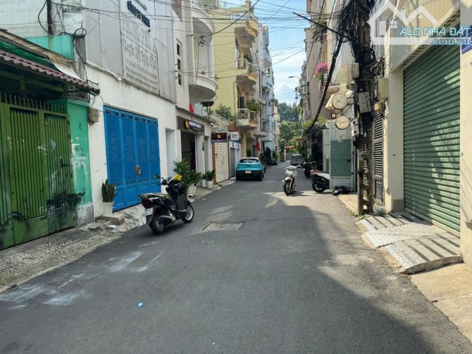 81/29 Hồ Văn Huê, P.9, Quận Phú Nhuận. Diện tích 5m x 17m, 4 tầng, giá 17 tỷ