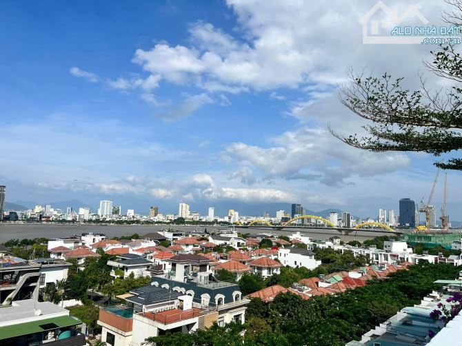 Giỏ hàng Những Lô Nam Việt Á vị trí sát bờ sông Hàn view pháo hoa
