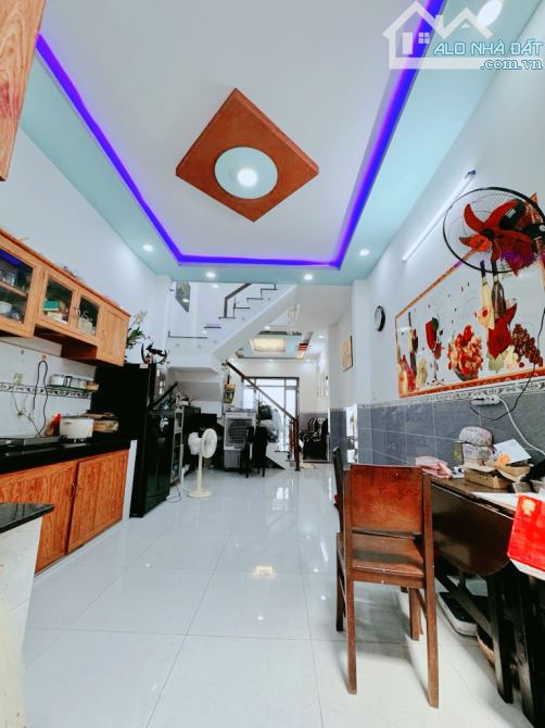 Nhà 2 Tầng 4m x 23m Giáp KDC an Sương Giá Nhỉnh 4 Tỷ