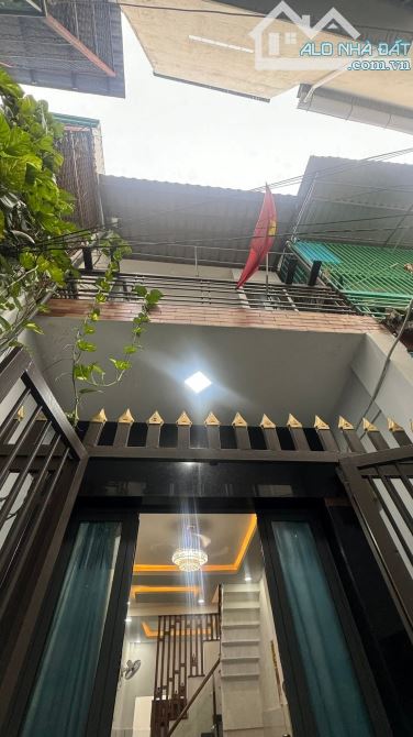 Nhà mới Đoàn Văn Bơ_ P16, Q4. DT 40m2 (3.2m/3.7m x 12.5m). 2 tầng. Giá 4.35 Tỷ.