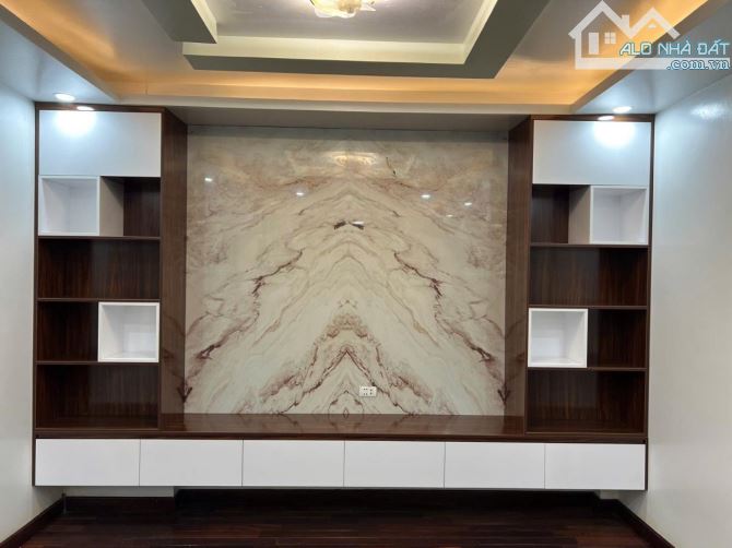 BÁN NHÀ RIÊNG 46m ,6 TẦNG THANG MÁY .XÃ ĐÀN ĐỐNG ĐA HÀ NỘI .GIÁ 10.9tỷ