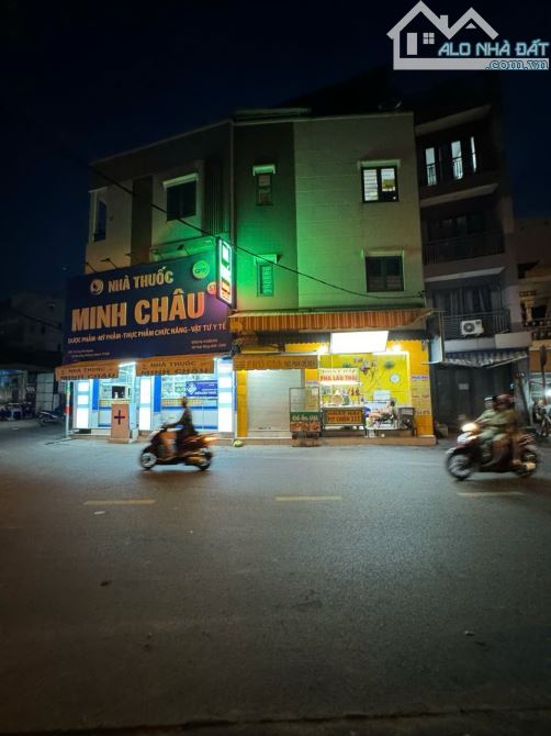 Nhà mặt tiền Trần Quang Diệu Q3, diện tích 6x34m CN 184m2, gần bờ kè Hoàng Sa giá 32 tỷ