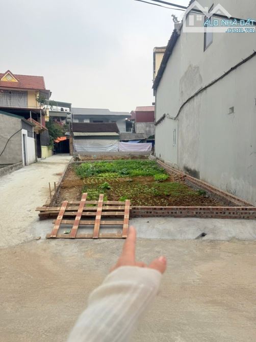 Đón sóng Ga Metro Văn Cao – Tuyến số 5 Lô góc 74,5m² ful thổ cư