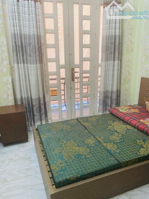 BÁN NHÀ 1.7.1.9.1.Tôn Đản 6 T p14pq4