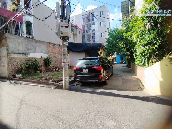ĐẤT TẶNG NHÀ C4 – Ô TÔ ĐỖ CỬA NGÀY ĐÊM – SÁT HỌC VIỆN NÔNG NGHIỆP 30m2, 5,35tỷ