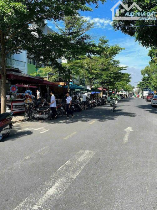 CẦN BÁN GẤP NHÀ MẶT TIỀN VỊ TRÍ "VÀNG" ĐƯỜNG LÝ VĂN SÂM - PHƯỜNG TAM HIỆP, TP. BIÊN HÒA