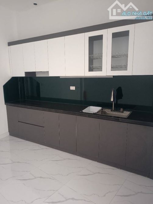 Nhà mới ở luôn, đầy đủ phụ kiện, ô tô đỗ 10m