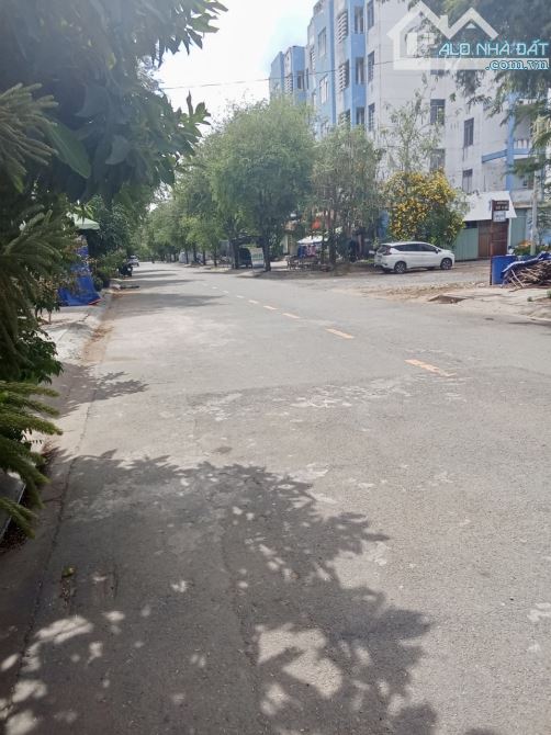 bán nhà vi bằng khu dân đường công nghệ mới chợ 1A bán 850tr