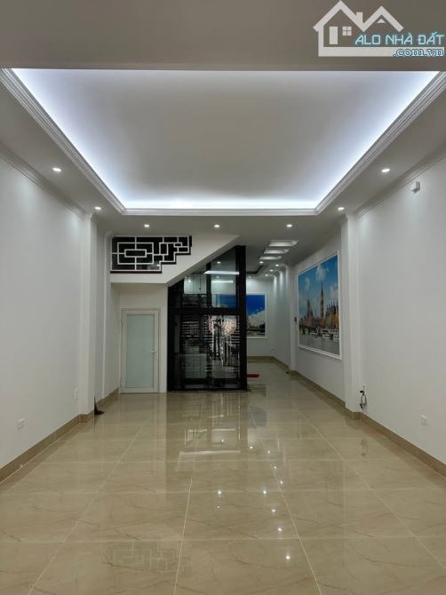BÁN NHÀ PHÂN LÔ PHÙNG CHÍ KIÊN – 66M², 6 TẦNG, THANG MÁY, 2 Ô TÔ VÀO NHÀ – 35 TỶ