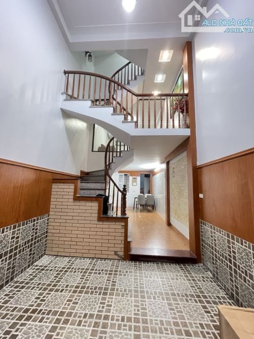 BÁN NHÀ ĐỊNH CÔNG, 2 THOÁNG, GẦN Ô TÔ, DT 32M2, GIÁ 5.9 TỶ