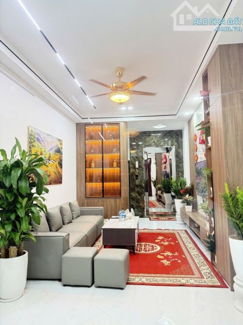 BÁN NHÀ XUÂN THUỶ CẦU GIẤY 7 TẦNG THANG MÁY 38M 13,2 TỶ