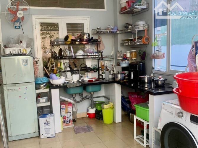 Cần cho thuê nhà 2 lầu 2 phòng ngủ hẻm Phùng Văn Cung, Phú Nhuận