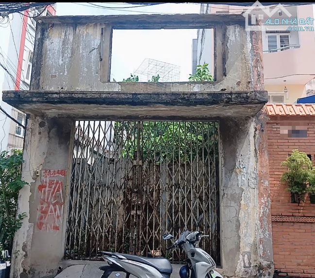BÁN NHÀ NÁT GÓC 2 MT HẺM XE TẢI THÔNG – LẠC LONG QUÂN Q.11 – XUNG QUANH LÀ NHÀ CAO TẦNG -