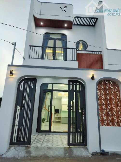Nhà lầu mới xây dựng đường oto Tân Mỹ Chánh, Tp Mỹ Tho, Tiền Giang
