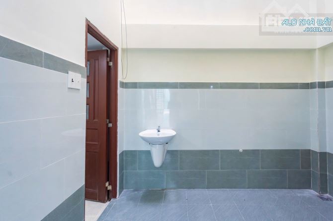 Nhà mới đẹp full nội thất, Trương Hoàng Thanh quận Tân Bình 52m2, 5 tầng mới