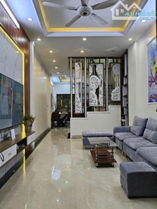 Cần bán nhà Vĩnh Hưng 45m2 5 tầng 4pn, ô tô đỗ cửa, full nội thất, giá 9.1 tỷ