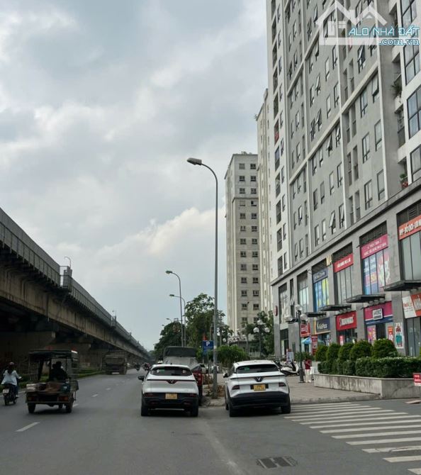 BÁN ĐẤT TẶNG NHÀ – ĐÔNG NGẠC– LÔ GÓC – CÁCH 1 NHÀ RA Ô TÔ DỪNG ĐỖ NGÀY ĐÊM