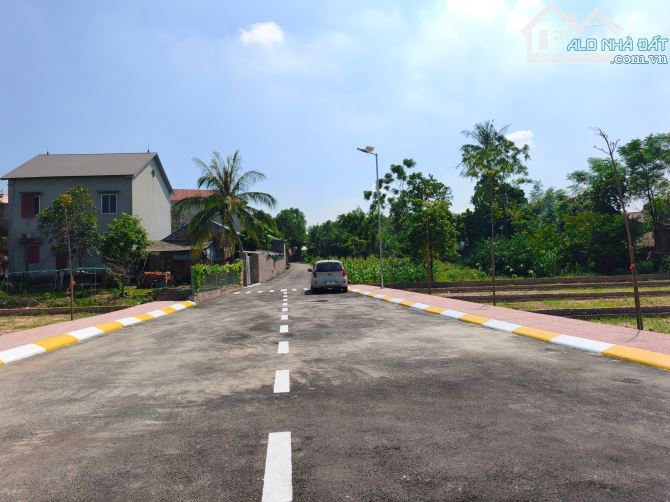 100m Vụ Bản,Minh Trí Sóc Sơn chỉ 1xtỉ( X vừa) Đường trước đất quay được ô tô luôn ạ.