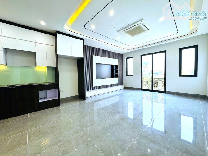 🚀ĐẤT HIẾM PHỐ TRẠM LB, DT90M2, MT4.8M, NGÕ THÔNG, ÔTÔ ĐỖ CỬA, KINH DOANH, GIÁ CHÀO 15.XT