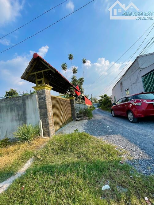 Cần bán gấp lô đất 92m2 fulll thổ cư ở trung lập hạ - Giá 800tr – Cách tỉnh lộ 7 500m