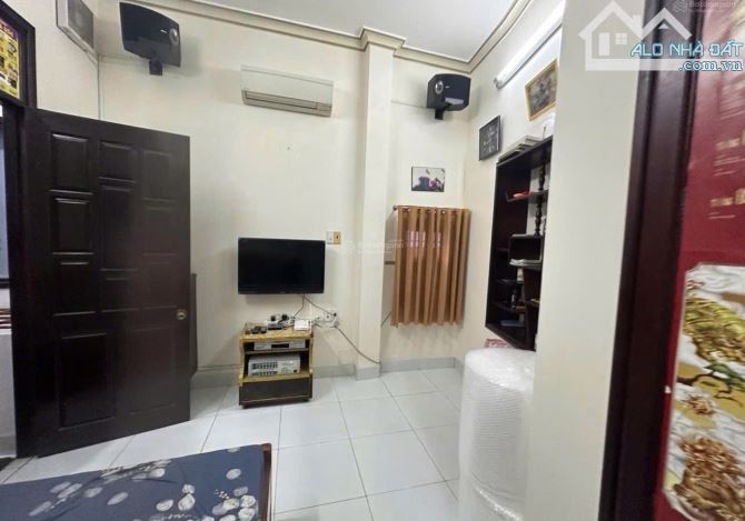 Bán nhà 3 tầng mặt đường Lê Đại Hành - Khu bàn cờ kinh doanh sầm uấ