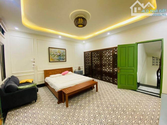 BÁN GẤP NHÀ MẶT NGÕ PL PHỐ LÊ ĐỨC THỌ.DT:190M2,MT:20M.NGÕ RỘNG 9M,CÓ VỈA HÈ,VIEW  VƯỜN HOA