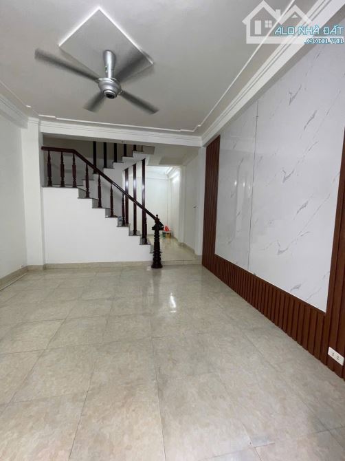 Bán nhà trong ngõ đường Trần Huy Liệu