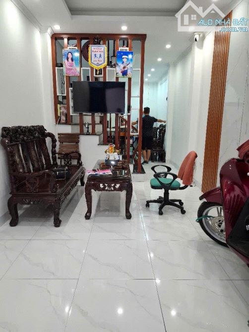 BÁN NHÀ - SỔ ĐỎ SẴN SÀNG - TẶNG NGAY NỘI THẤT