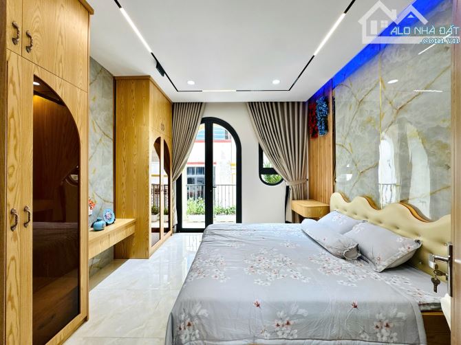 Nhà đẹp full nội thất 100% 132/7 Hoàng Văn Thụ, Q.Phú Nhuận. Kết cấu 4 tầng, Giá 13,5 tỷ