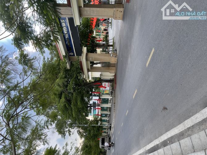 TỪ SƠN BẮC NINH XÃ PHÙ KHÊ THÔN PHÙ KHÊ ĐÔNG 100 m2 giá 3 tỷ 50 GẦN TRƯỜNG CẤP 3 NGUYỄN VĂ - 3