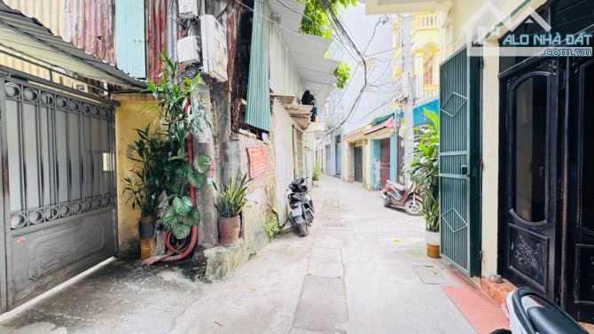 NHÀ CHẮC CHẮN - ĐẸP Ở NGAY - 5 TẦNG ĐỦ CÔNG NĂNG.