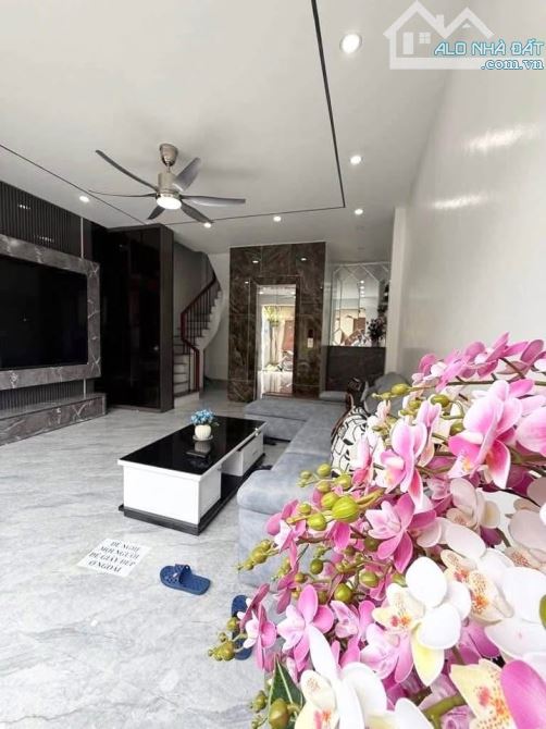 CỰC HOT! SIÊU PHẦM TÂN MAI 80M X 5 TẦNG THANG MÁY, OTO ĐỖ SÁT CỬA CHỈ HƠN 13 TỶ