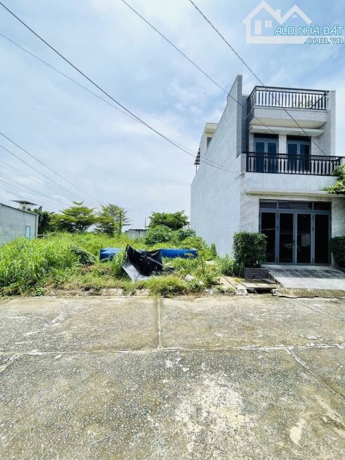 Bán đất TT Long Điền gần cổng chào Long Hải Bà Rịa,Diện tích:100m2 - Giá bán:1tỷ680triệu