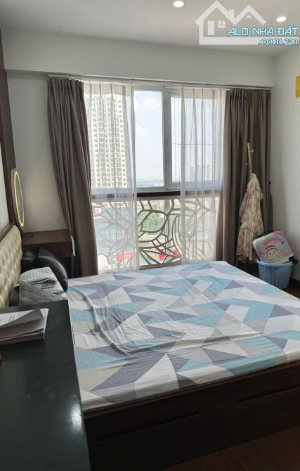 Cho thuê chung cư 90 Nguyễn Tuân, 3 ngủ 96m2 full đồ có slot oto 18 triệu