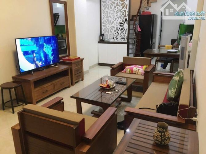 CHO THUÊ NHÀ NGUYÊN CĂN PHỐ KIM QUAN THƯỢNG - VIỆT HƯNG - Ô TÔ ĐỖ GẦN - 3PN - ĐỦ NỘI THẤT