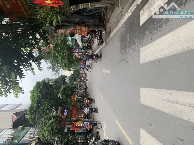 BÁN NHÀ MẶT PHỐ VƯƠNG THỪA VŨ_2 THOÁNG TRƯỚC SAU_VỈA HÈ RỘNG_4 TẦNG_DTSD 85m_22 TỶ