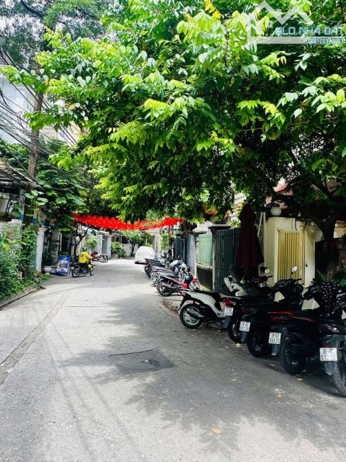 CẦN BÁN GẤP NHÀ PHÂN LÔ PHƯỜNG LIỄU GIAI BA ĐÌNH 110M MT 6.8M OTO TRÁNH THOÁNG 2 MẶT KD