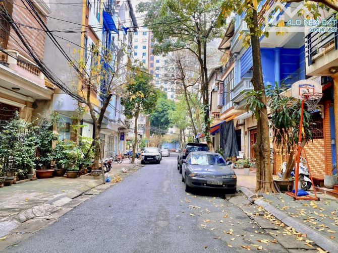 Phân lô Đỗ Quang, phường Trung Hoà, Cầu Giấy 55/60T2 5 tầng 25 tỷ Vỉa hè Kinh doanh Ô TÔ