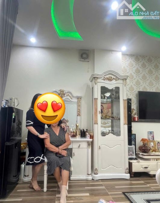 Bán nhà 4 tầng đường Lạc Long Quân Quận 11 dt( 5.3 x 15m) giá 12 tỷ