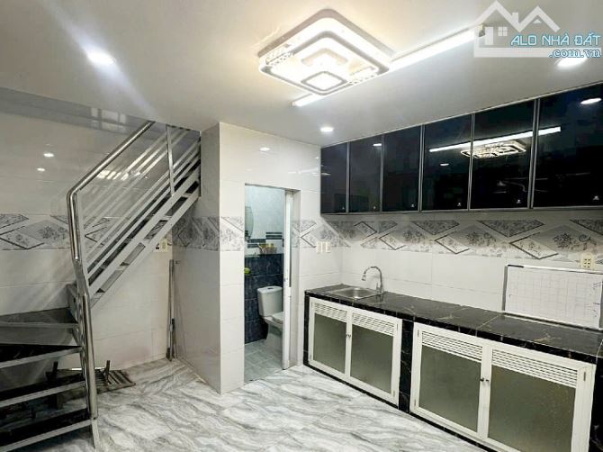 Bán nhà trung tâm Q1 - căn góc hẻm Trần Đình Xu – giá rẻ 3.28 tỷ