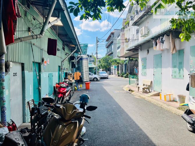 Chỉ còn 1 căn duy nhất – hẻm xe hơi, 3 tầng Linh Trung, giá cực tốt!