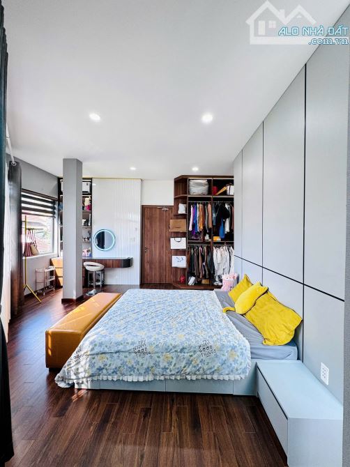 NHÀ GÓC 2 MẶT TIỀN GIÁP HẢI - TRUNG TÂM BMT