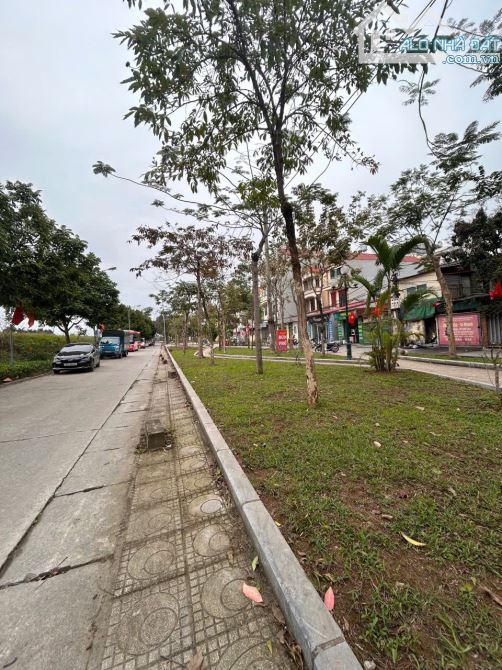 Bán lô đất duy nhất trên thị trường - 30m - ô tô 7 chỗ vào nhà thoải mái - chỉ 3.75 tỷ