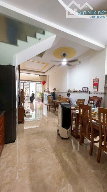 Nhà đẹp 4 tầng ngang 4.7, Đình Phong Phú, 58m², giá 8.2 tỷ ở ngay