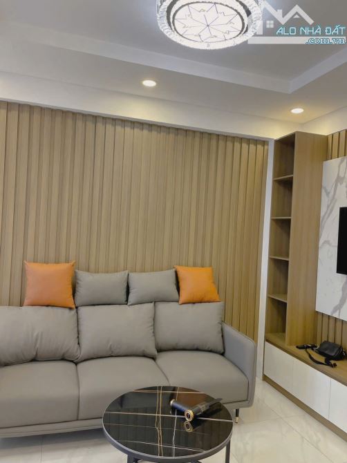 Cho thuê căn Hud Trầu Cau, 2 ngủ 2vs, diện tích 66m2, mới đẹp, tầng cao view thoáng.