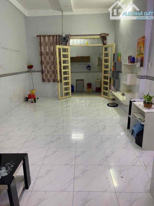 Nhà hẻm lớn bán tại Nguyễn Thị Tần 1T1L,SHR cách chợ Rạch Ông 100m giá 1T5