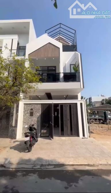 CẦN BÁN GẤP NHÀ NGAY CHỢ BÌNH CHÁNH - 850 TRIỆU - SỔ HỒNG RIÊNG