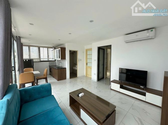 Nhà phố Nguyên Hồng, Đống Đa, 95m2* 8 Tầng, Mặt Tiền 7.3m, thoáng vĩnh viễn, DT 1.3 Tỷ/Năm