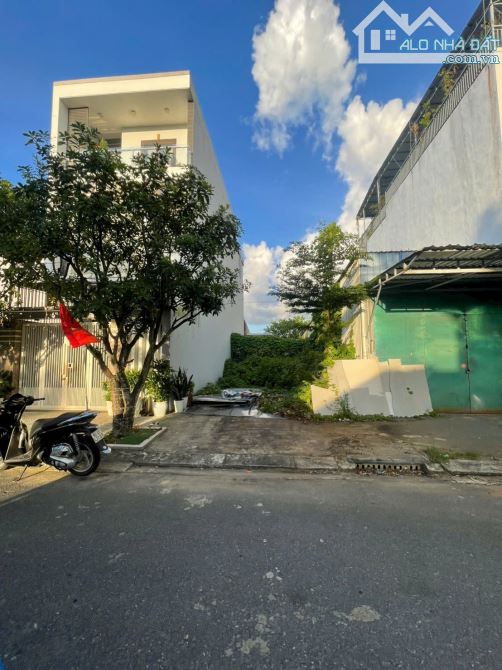 Nhà 3 tầng 3 mê đường 5m5 Hoà Minh 7 . Cách biển 300m. S= 72m2 giá: 5.9 tỷ