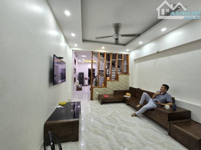 Nhà Cực Đẹp, Phố Lê Hồng Phong, cạnh chợ Hà Đông, 80m 4 tầng 5 ngủ, Giá nhỉnh 11 tỷ(có TL)